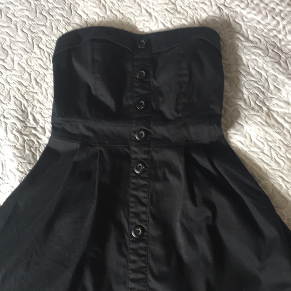 Button detail strapless dress - Picture 4 of 7